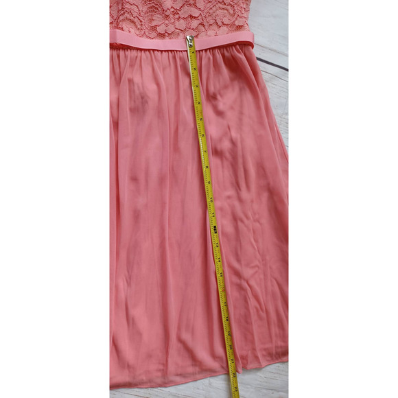 David's Bridal Tie Neck Halter Floral Lace Mini Bridesmaid Dress Parfait Pink 8 - Picture 10 of 14